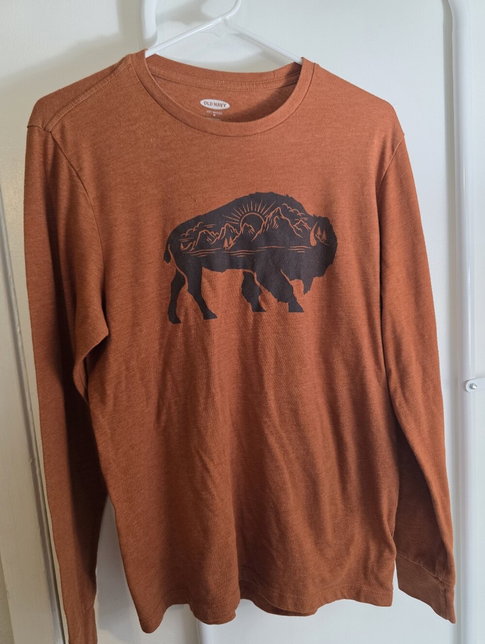 Old Navy Rust Long-Sleeve Tee with Buffalo Mountain Graphic